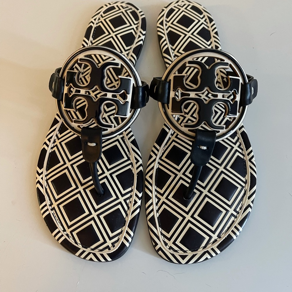 Tory Burch Sandals 9 1/2. Never worn.